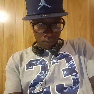 Meet your Posher, Deondrea